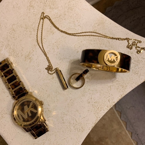 Jewelry must have - Picture 2 of 5